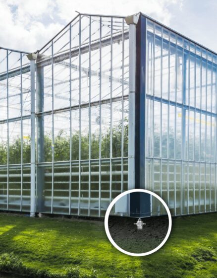 Greenhouse structure supported by Postech Screw Piles